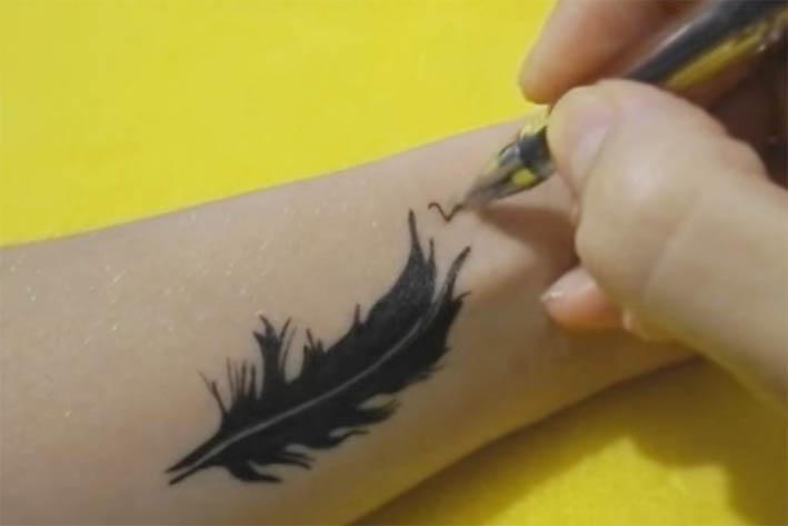 Татуировка гелевой ручкой